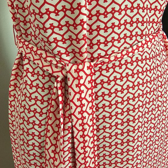 EUC *Ann Taylor* Women's Silky Spaghetti Straps Red Hearts Mini Dress 2 - Picture 4 of 13